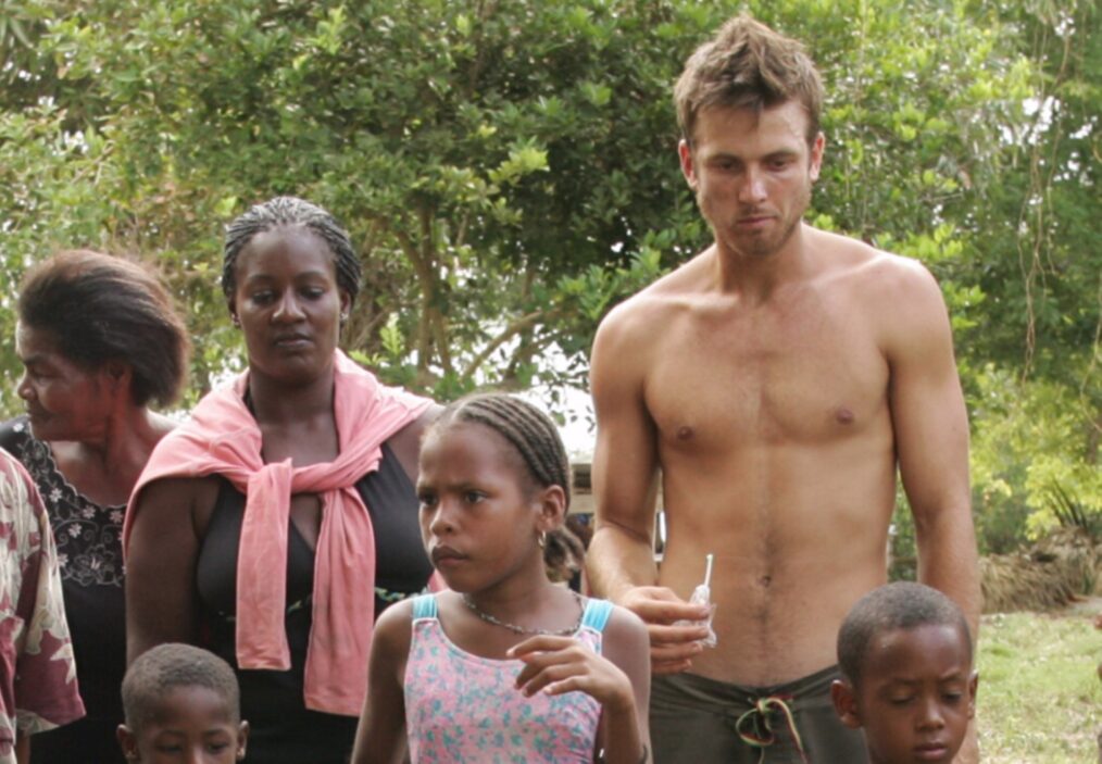 Cirie Fields and Aras Baskauskas in 'Survivor' Season 12