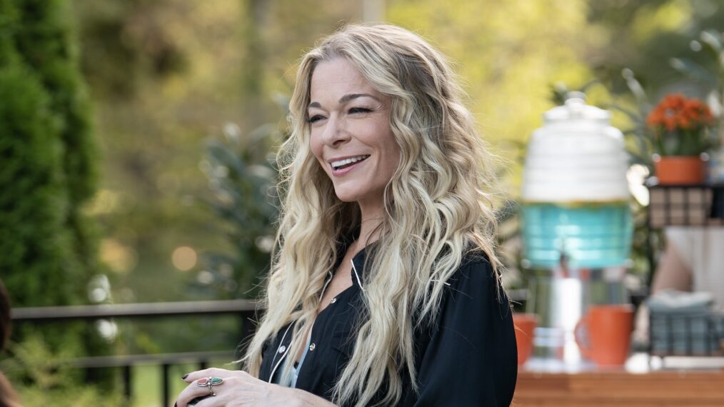 LeAnn Rimes as Dixie — '9-1-1: Nashville' Season 1 Episode 11 'Don Begins'