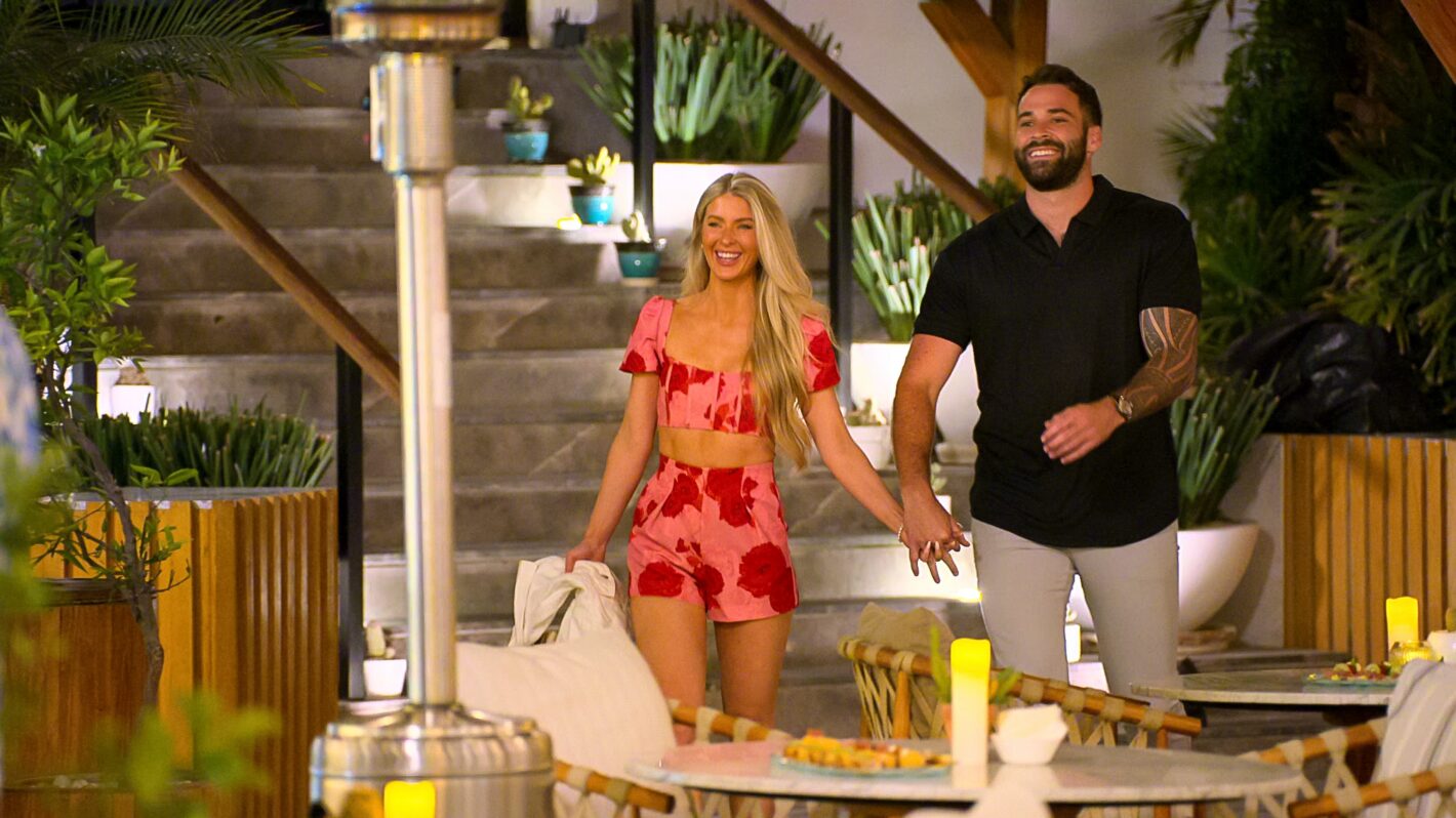 Ashley Carpenter and Alex Henderson in episode 1006 of Love Is Blind