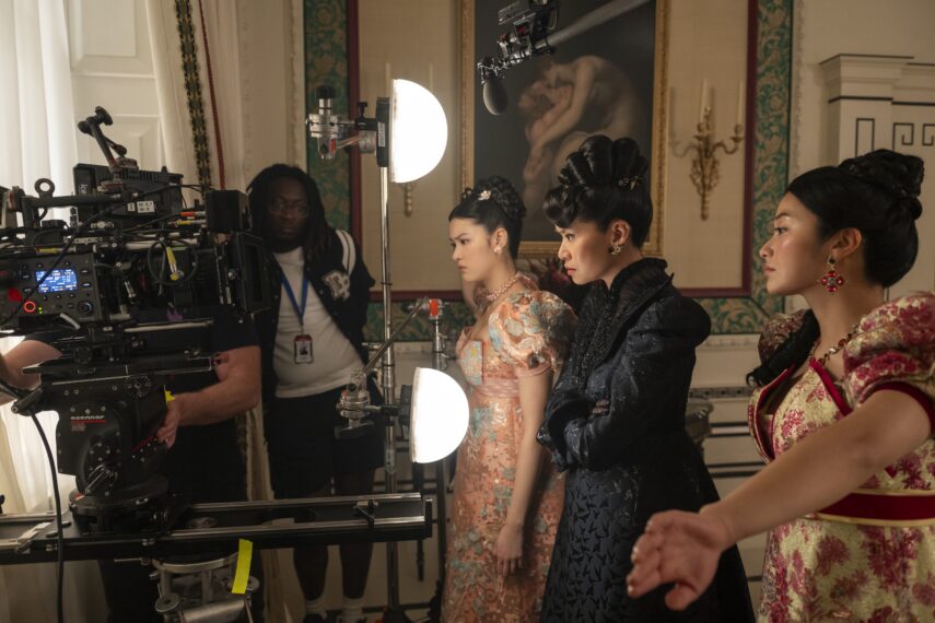 Isabella Wei as Posy Li, Katie Leung as Lady Araminta Gun, Michelle Mao as Rosamund Li in episode 402 of Bridgerton