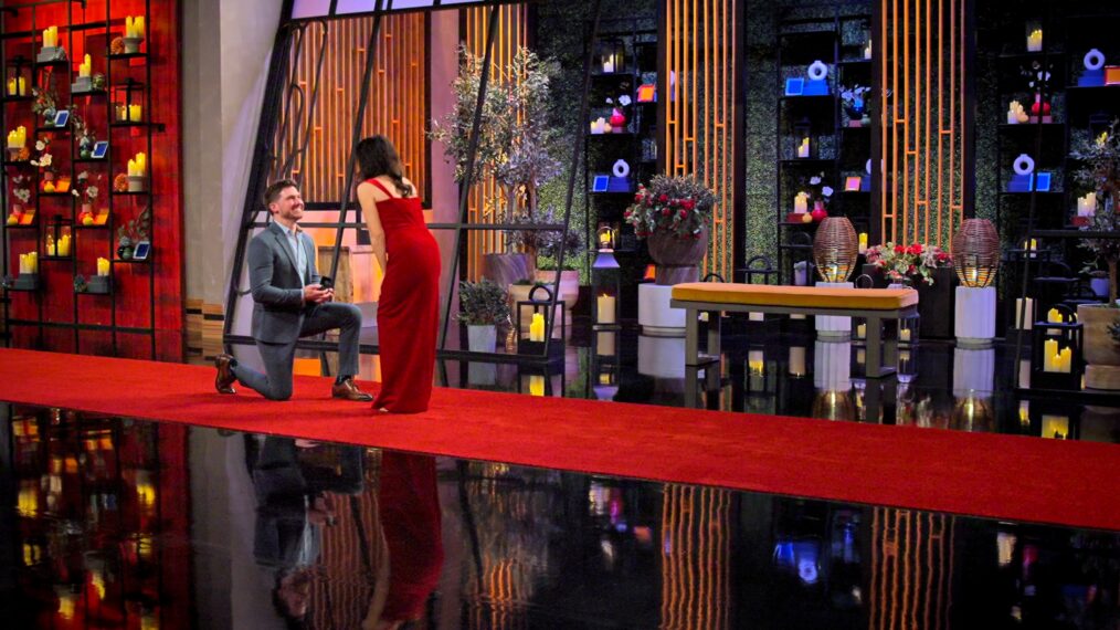 Chris Fusco and Jessica Barrett in episode 1004 of Love Is Blind