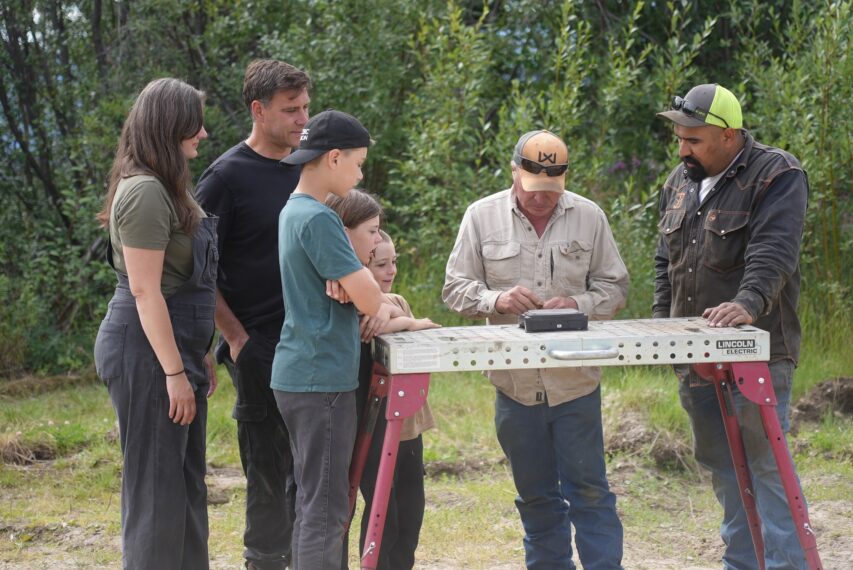 Freddy Dodge and Juan Ibarra gold weigh with whole Fraughton family