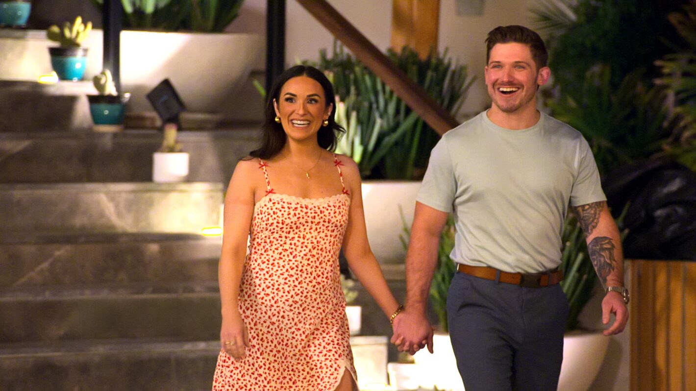 Jessica Barrett and Chris Fusco in episode 1006 of Love Is Blind.