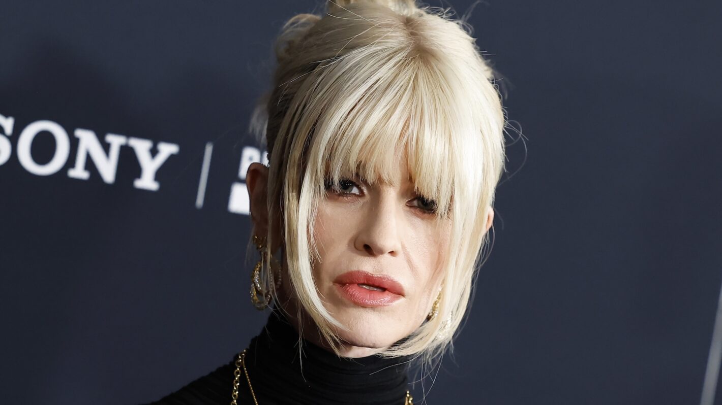 Kelly Osbourne Talks Ozzy's Death and Grammys 2026 Tribute on Red Carpet