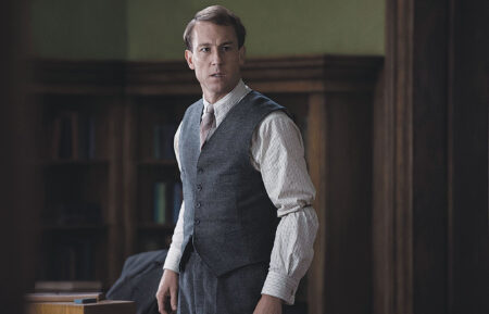 Claire And Frank's Home; Frank Randall (Tobias Menzies)