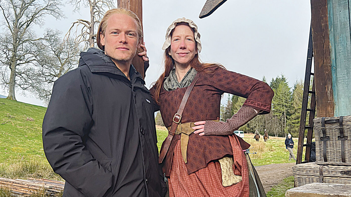 'Outlander': What It's Like to Film a Scene With Sam Heughan & Caitríona Balfe (PHOTOS)