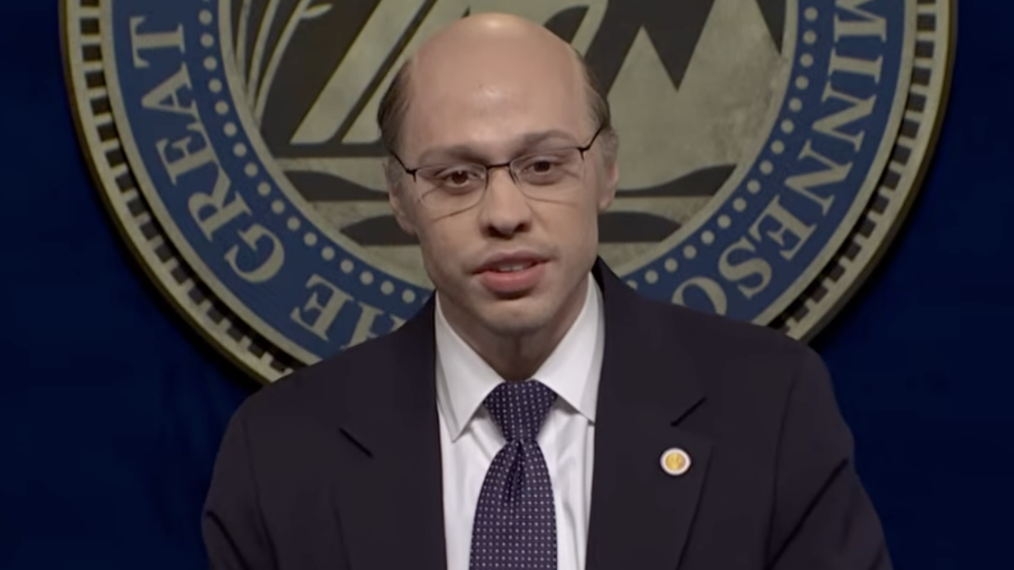 'SNL' Cold Open: Pete Davidson Returns With Blunt Message to ICE Agents