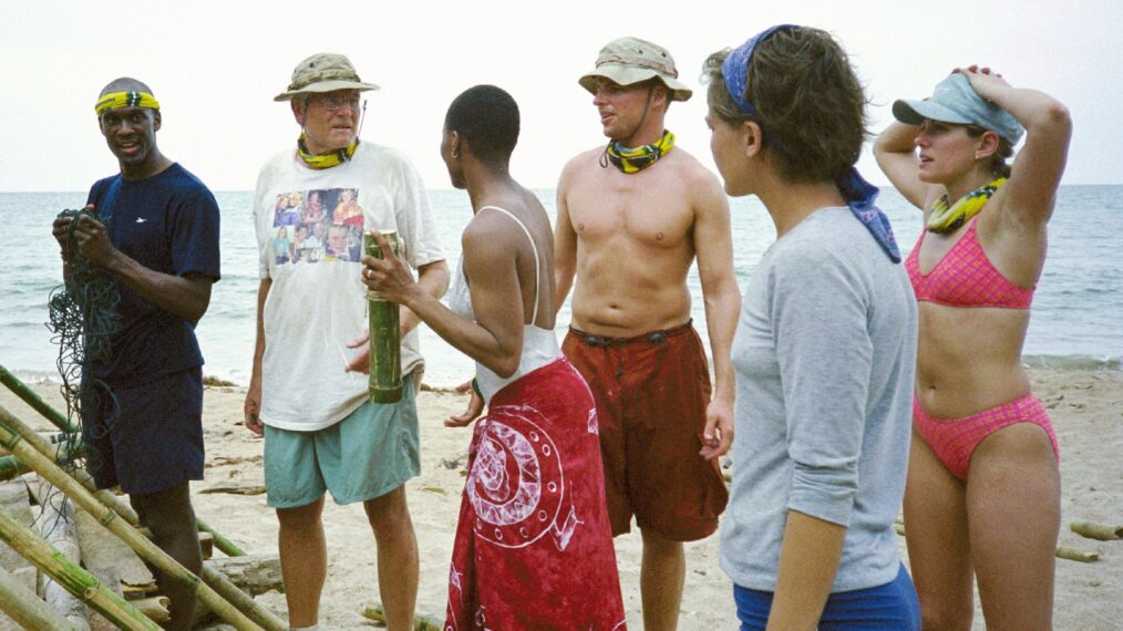 SURVIVOR, (aka SURVIVOR: BORNEO), members of The Pagong Tribe building their home base, from left: Gervase Peterson, B.B. Andersen, Ramona Gray, Joel Klug, Colleen Haskell, Jenna Lewis, (Season 1, premiered May 31, 2000).