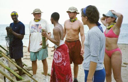 SURVIVOR, (aka SURVIVOR: BORNEO), members of The Pagong Tribe building their home base, from left: Gervase Peterson, B.B. Andersen, Ramona Gray, Joel Klug, Colleen Haskell, Jenna Lewis, (Season 1, premiered May 31, 2000).