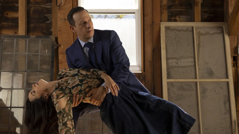 Abigail Spencer and Josh Charles &mdash; 'Best Medicine' Season 1 Episode 7 