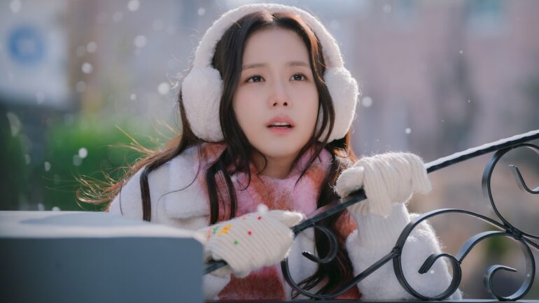 Jisoo as Seo Mi-rae in Boyfriend on Demand.