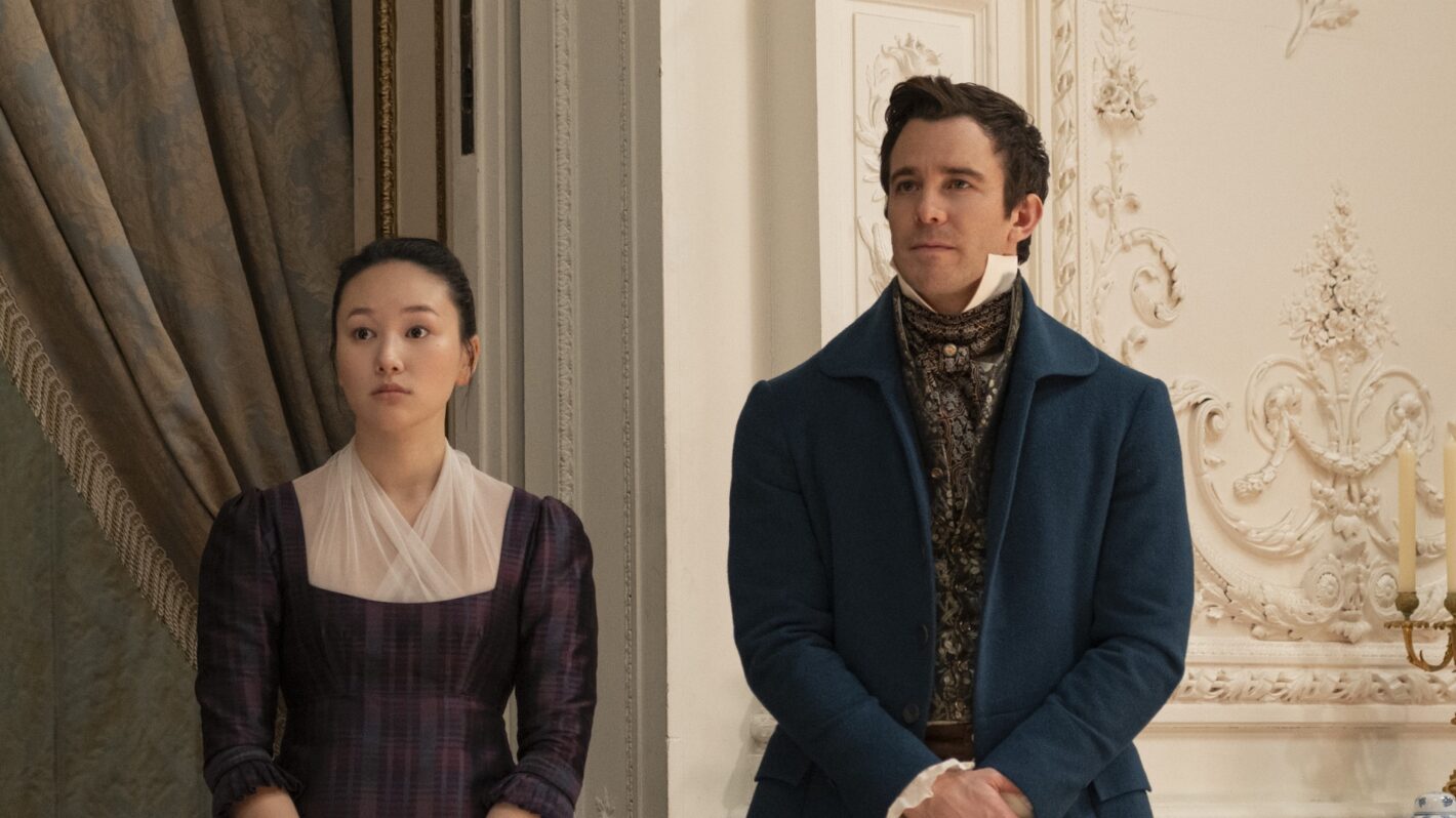 Yerin Ha as Sophie Baek, Luke Thompson as Benedict Bridgerton in episode 404 of Bridgerton.