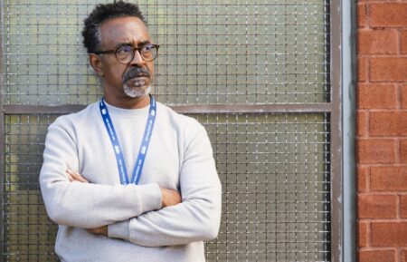 Tim Meadows in 'DMV'