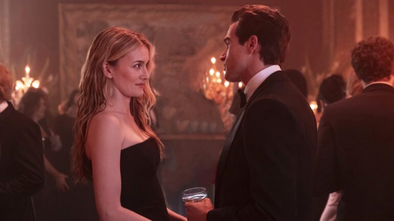 Sarah Pidgeon as Carolyn Bessette, Paul Anthony Kelly as John F. Kennedy Jr. in 'Love Story'