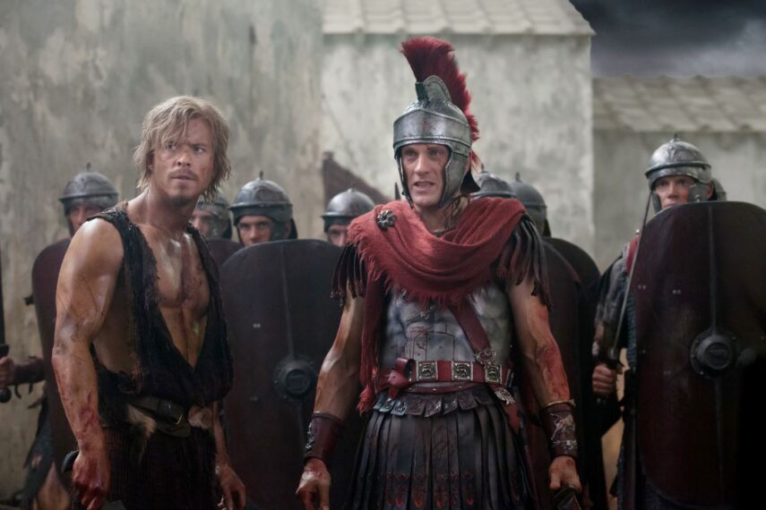 Todd Lasance as Julius Caesar and Simon Merrells as Crassus in 'Spartacus'