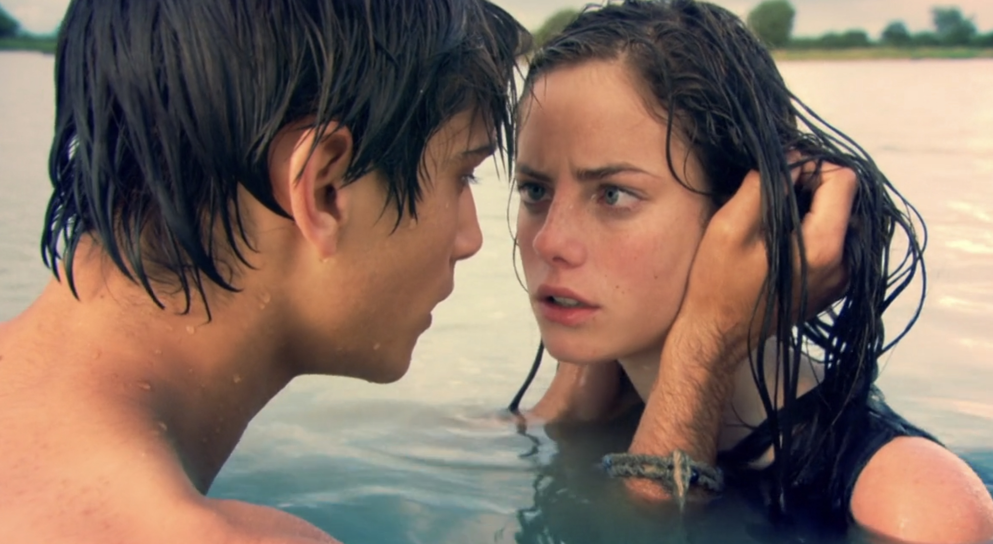 Luke Pasqualino and Kaya Scodelario as Freddie and Effy in 'Skins'