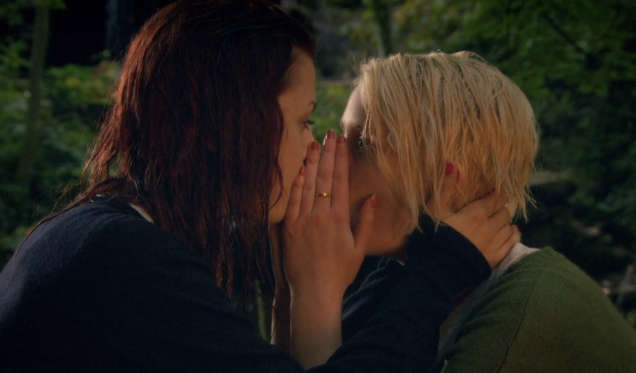 Kathryn Prescott and Lily Loveless as Emily and Naomi in 'Skins'