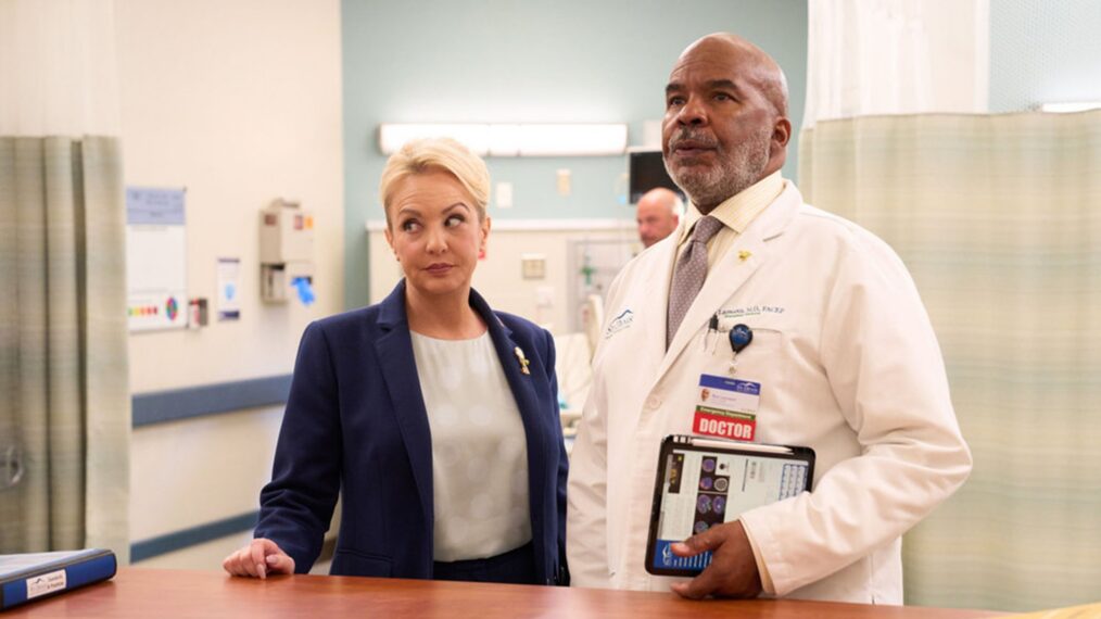 Wendi McLendon-Covey and David Alan Grier in 'St. Denis Medical'