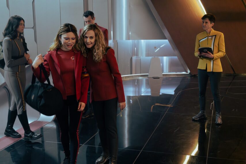 Bella Shepard as Genesis, Holly Hunter as Captain Nahla Ake, and Tig Notaro as Reno — 'Star Trek: Starfleet Academy' Season 1 Episode 7 "Ko'Zeine"