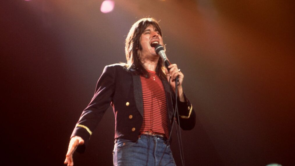 Steve Perry of Journey performing at the Rosemont Horizon in Rosemont, Illinois, May 21, 1982