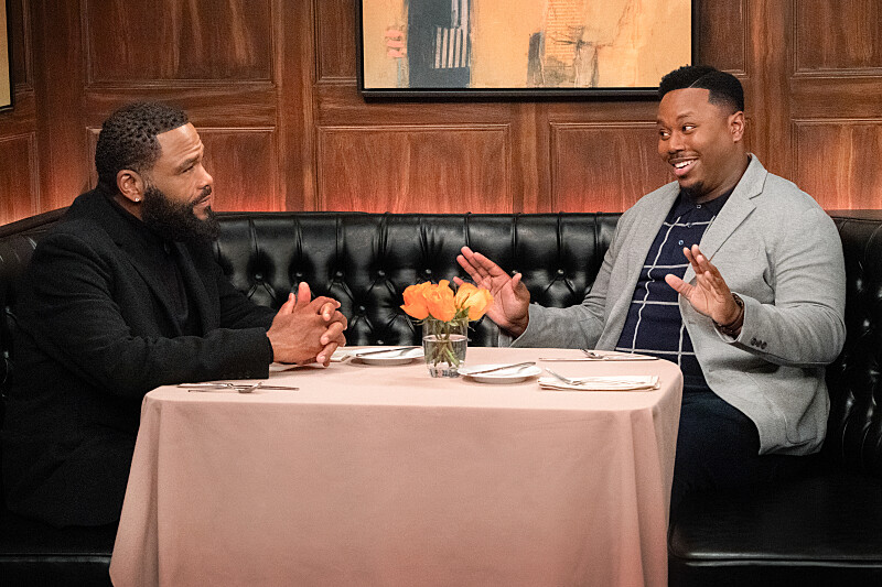 “Welcome to the Things We Do for Love” – Marty meets Courtney’s intimidating father to ask for his blessing, but Clancy’s (Anthony Anderson) cryptic response sends Calvin and Tina digging for answers. Meanwhile, Gemma and Dave are stunned by Grover’s tattoo, on THE NEIGHBORHOOD, Monday, March 30 (8:00-8:30 PM, ET/PT) on the CBS Television Network, and streaming on Paramount+. Pictured: Anthony Anderson as Clancy and Marcel Spears as Marty. Photo: Monty Brinton/CBS ©2025 CBS Broadcasting, Inc. All Rights Reserved.