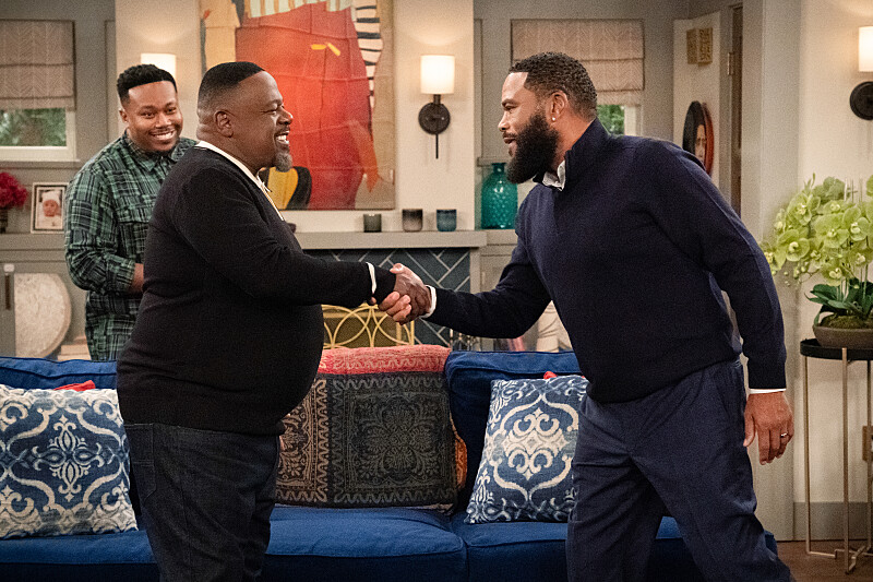 “Welcome to the Things We Do for Love” – Marty meets Courtney’s intimidating father to ask for his blessing, but Clancy’s (Anthony Anderson) cryptic response sends Calvin and Tina digging for answers. Meanwhile, Gemma and Dave are stunned by Grover’s tattoo, on THE NEIGHBORHOOD, Monday, March 30 (8:00-8:30 PM, ET/PT) on the CBS Television Network, and streaming on Paramount+. Pictured: Marcel Spears as Marty, Cedric The Entertainer as Calvin and Anthony Anderson as Clancy. Photo: Monty Brinton/CBS ©2025 CBS Broadcasting, Inc. All Rights Reserved.