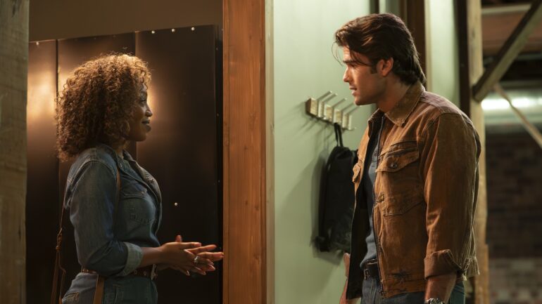 Hailey Kilgore as Taylor, Hunter McVey as Blue — '9-1-1: Nashville' Season 1 "Let It R.I.P."