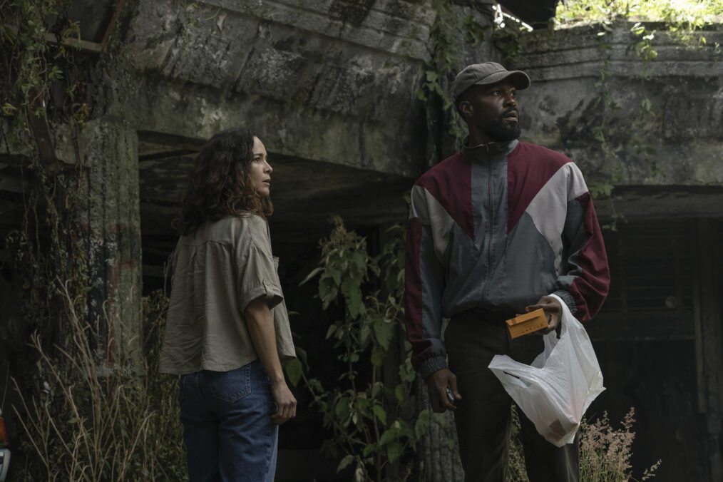 MAN ON FIRE. (L to R) Alice Braga as Valeria Melo and Yahya Abdul-Mateen II as John Creasy in Episode 102 of Man on Fire. Cr. /Netflix © 2024