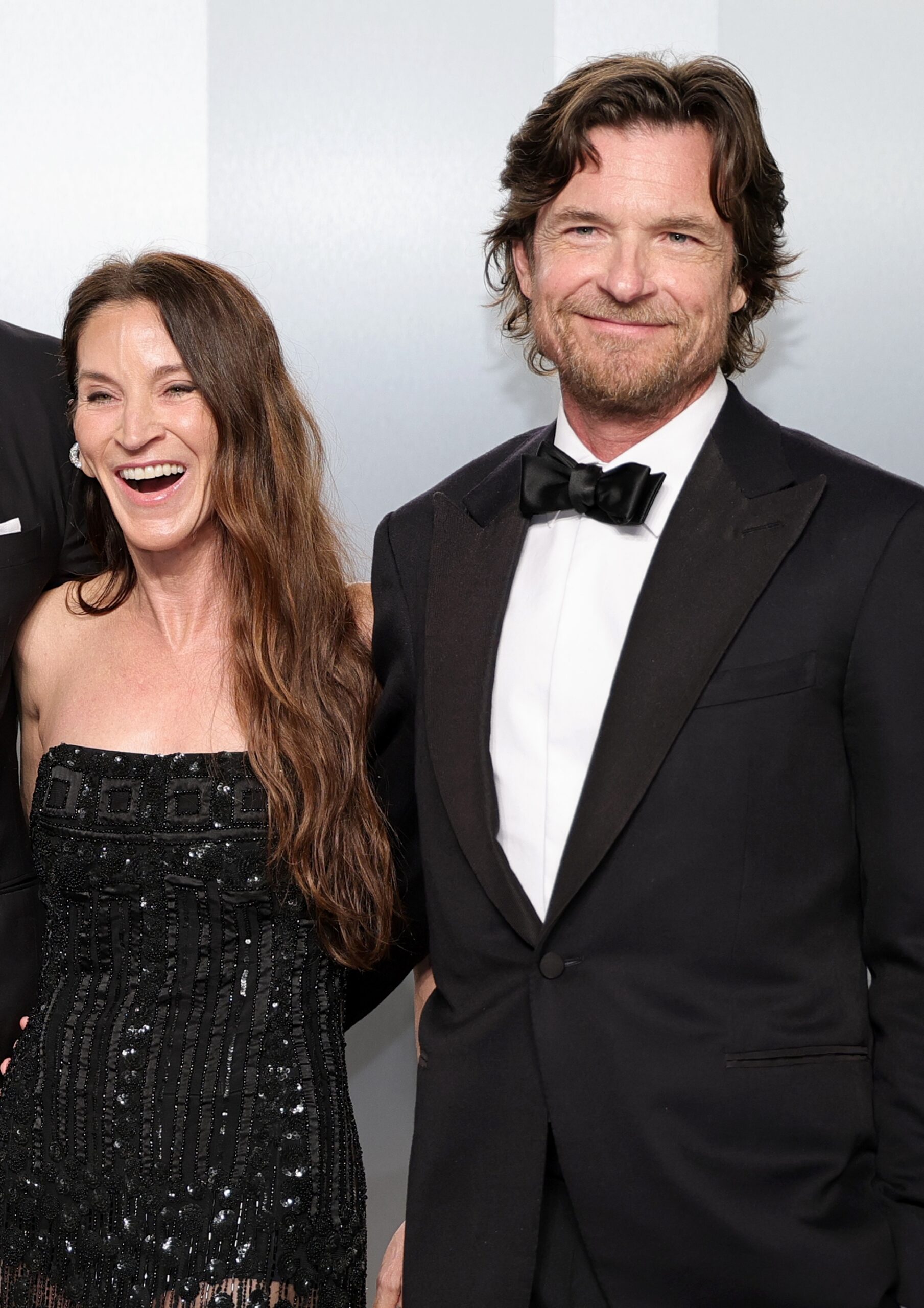 Amanda Anka and Jason Bateman attend the 2026 Vanity Fair Oscar Party Hosted By Mark Guiducci at Los Angeles County Museum of Art on March 15, 2026 in Los Angeles, California.