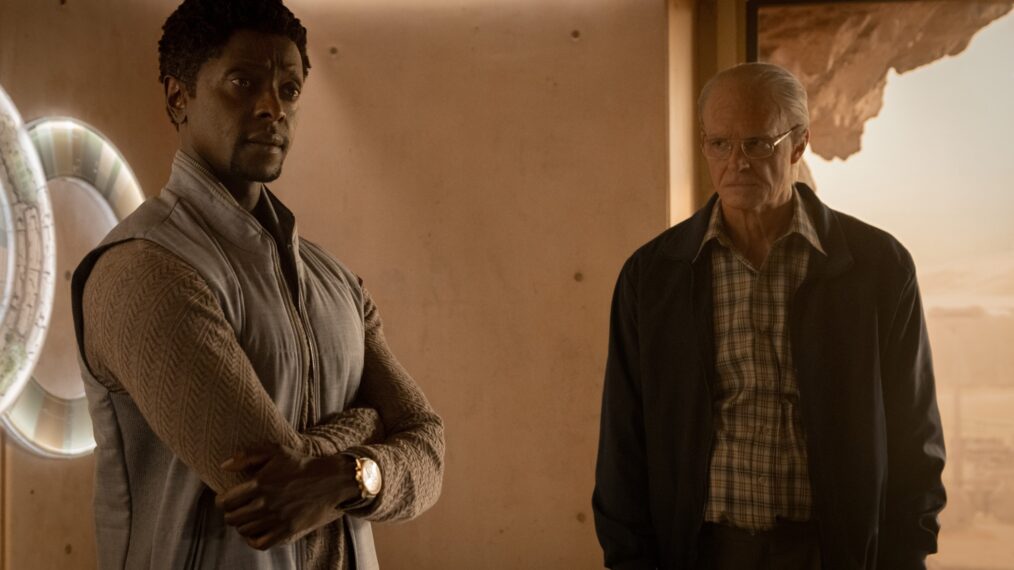 Edi Gathegi and Joel Kinnaman in For All Mankind