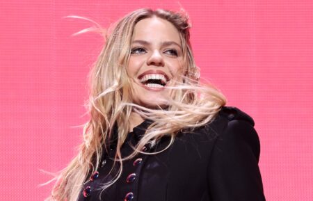 INGLEWOOD, CALIFORNIA - DECEMBER 05: (FOR EDITORIAL USE ONLY) Renee Rapp performs onstage at iHeartRadio 102.7 KIIS FM's Jingle Ball 2025 presented by Capital One at Intuit Dome on December 05, 2025 in Los Angeles, California. (Photo by Amy Sussman/Getty Images for iHeartRadio)