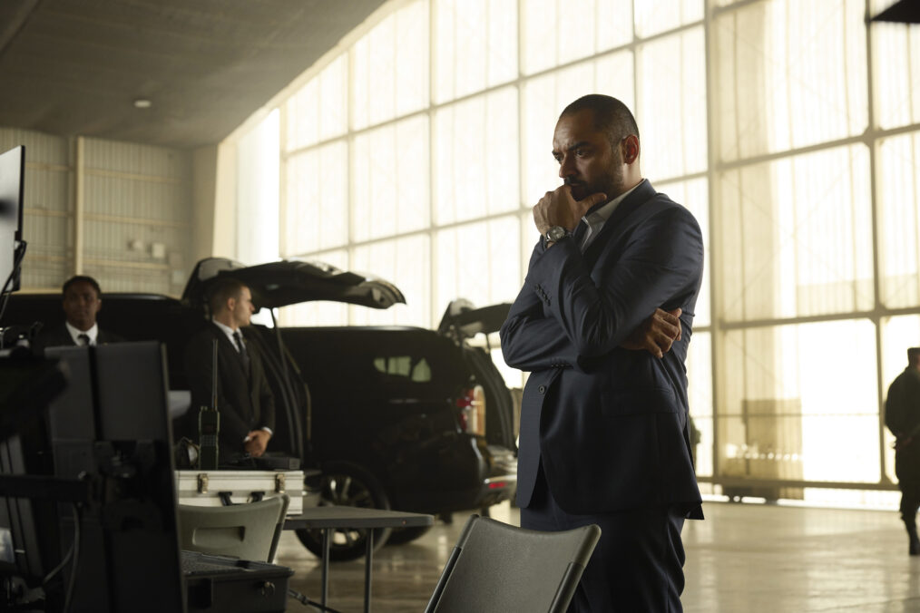 MAN ON FIRE. Thomas Aquino as Prado Soares in Episode 102 of Man on Fire. Cr. Juan Rosas/Netflix © 2024