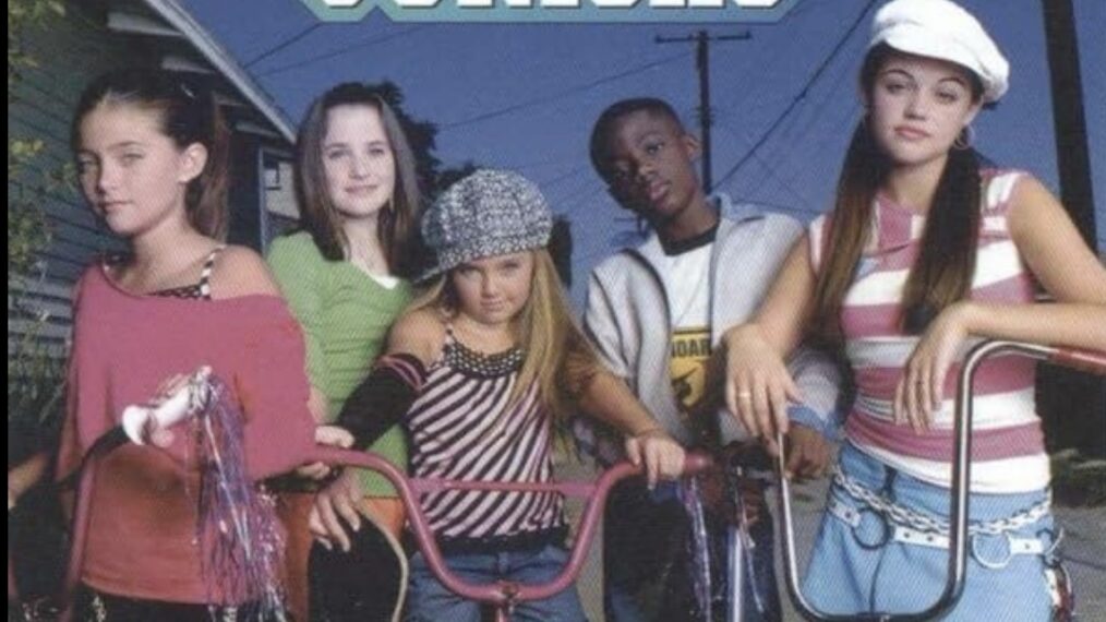 Taylor Thompson, Tori Thompson, Katelyn Tarver, Chauncey Matthews, Lucy Hale