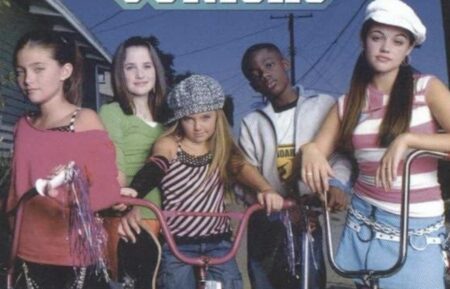 Taylor Thompson, Tori Thompson, Katelyn Tarver, Chauncey Matthews, Lucy Hale