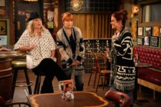 Melissa Peterman, Reba McEntire, and JoAnna Garcia Swisher in 'Happy's Place' Season 2