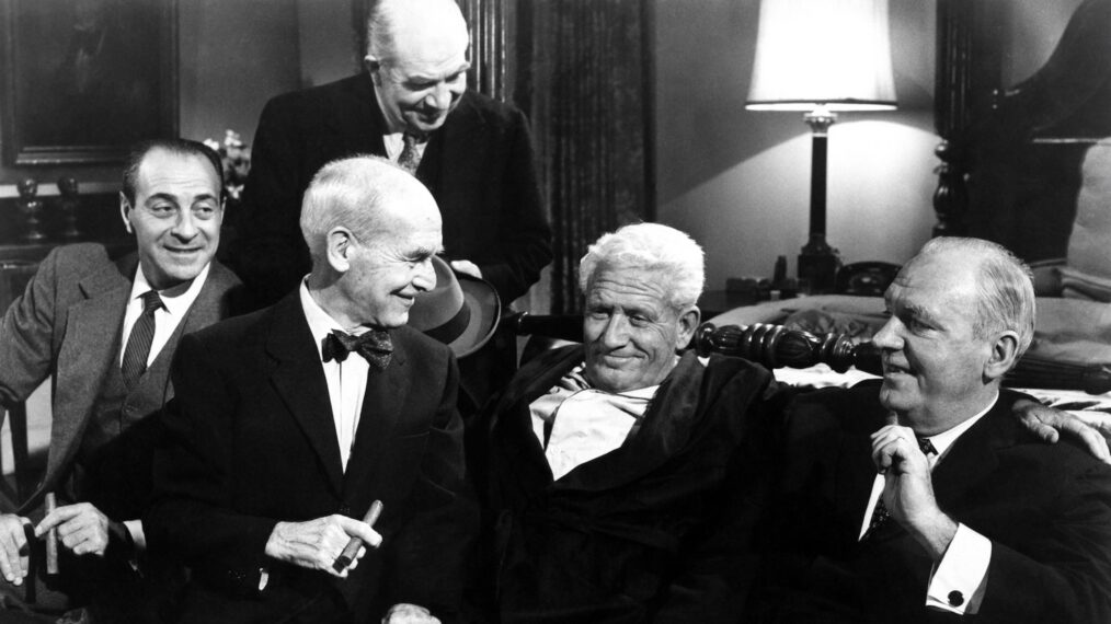 Ricardo Cortez, James Gleason, Edward Brophy (back), Spencer Tracy, Pat O'Brien in 'The Last Hurrah' (1958)