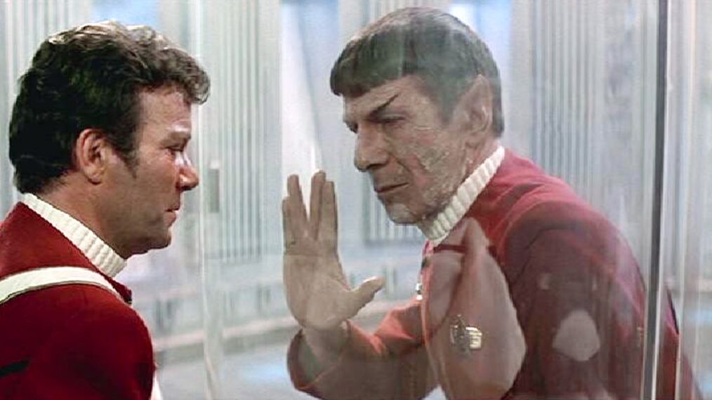 STAR TREK II: THE WRATH OF KHAN, William Shatner, Leonard Nimoy, 1982. Spock gives Kirk the Vulcan 'Live Long & Prosper' salute. ©Paramount. Courtesy: Everett Collection.