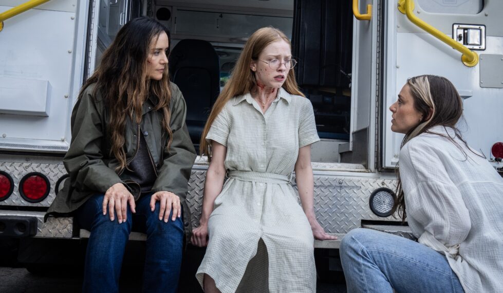 FROM Season 4 Episode 401: The Arrival - Julia Doyle, Catalina Sandino Moreno