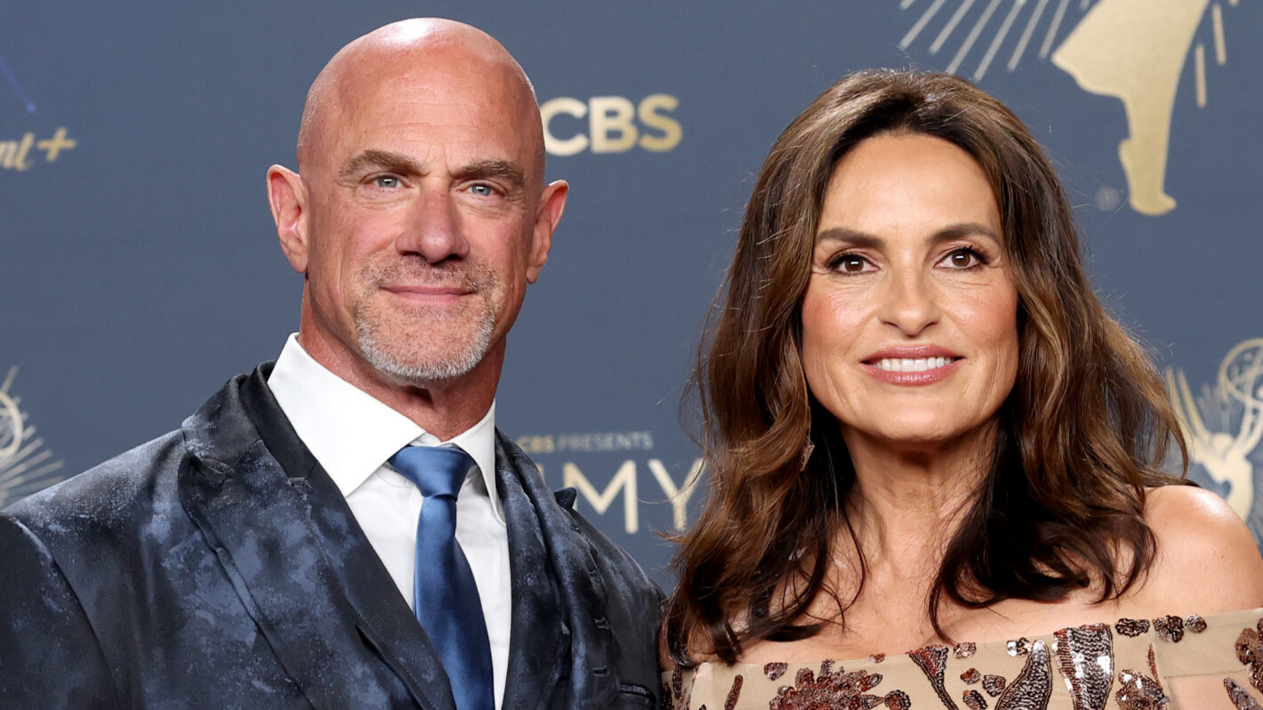 ‘Law & Order: SVU’ Stars Christopher Meloni & Mariska Hargitay Reunite Now That He’s ‘Freshly Unemployed’