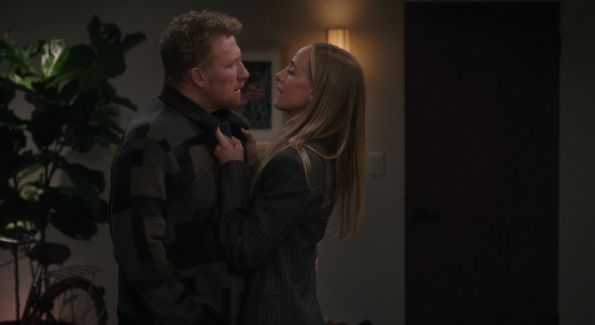 Kevin McKidd and Kim Raver in Grey's Anatomy Season 22 Episode 12