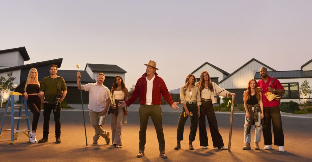 Rock the Block S7 Group 2 (L to R_ Brooke Hogan, Scott McGillivray, Drew Lachey, Taniya Nayak, Ty Pennington, Chelsea Meissner, Kim Wolfe, Mina Starsiak Hawk, Vernon Davis)