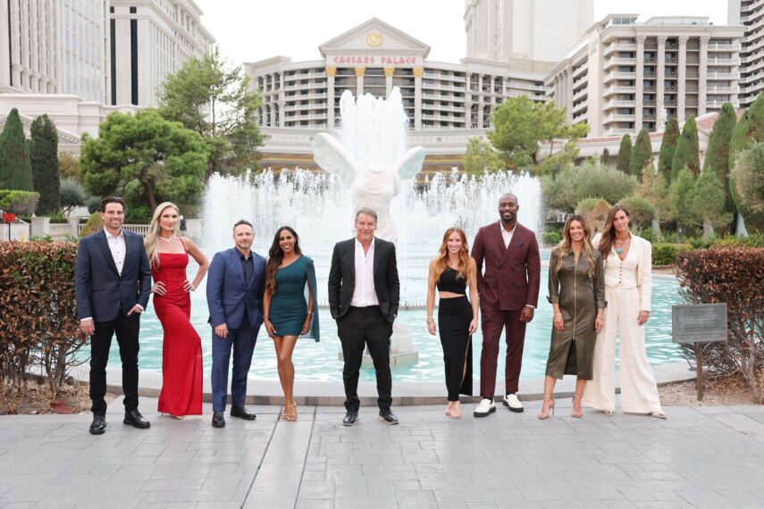 Rock the Block S7 Group 3 (L to R_ Scott McGillivray, Brooke Hogan, Drew Lachey, Taniya Nayak, Ty Pennington, Mina Starsiak Hawk, Vernon Davis, Chelsea Meissner, Kim Wolfe)