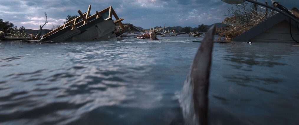 Thrash. Phoebe Dynevor as Lisa in Thrash. Cr. Netflix © 2026.