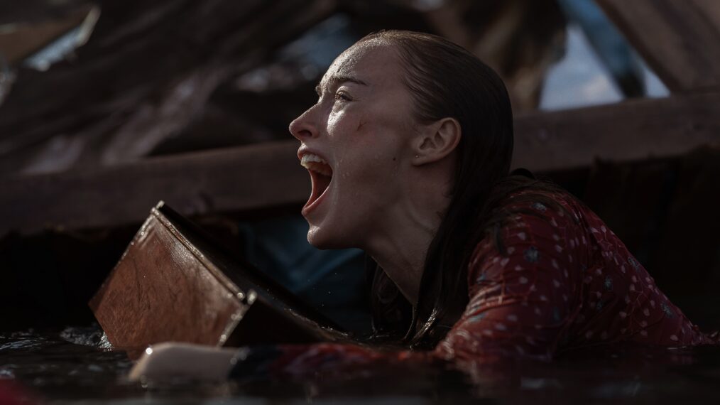 Thrash. Phoebe Dynevor as Lisa in Thrash. Cr. Ben King/Netflix © 2026.