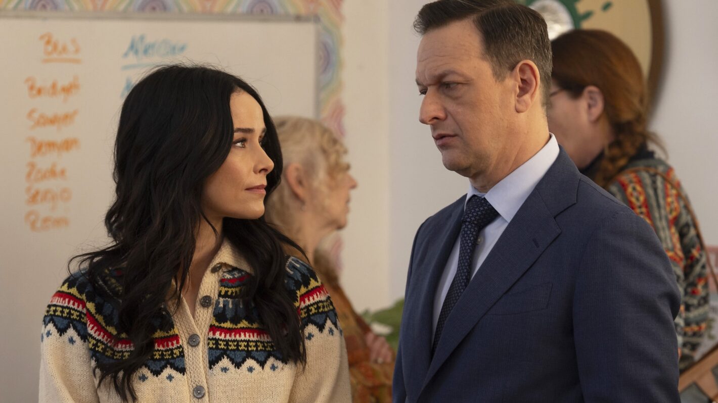 Abigail Spencer and Josh Charles — 'Best Medicine' Season 1 Episode 12 