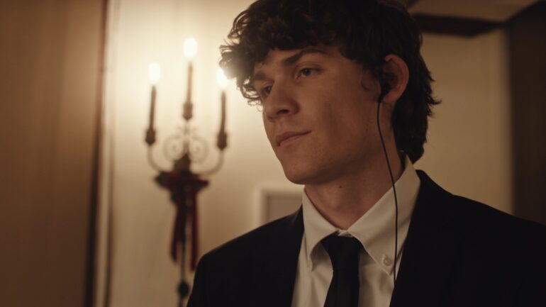 Dominic Purcell in Falling for My Bodyguard