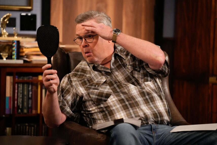 Eric Stonestreet in 'Happy's Place' Season 2