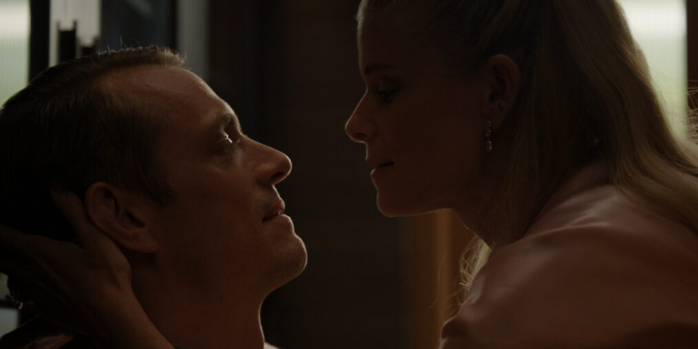 Joel Kinnaman and Kate Mara