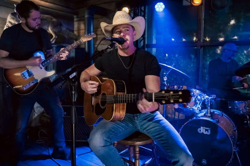 Adam Sanders in 'Marshals' Season 1 Episode 7