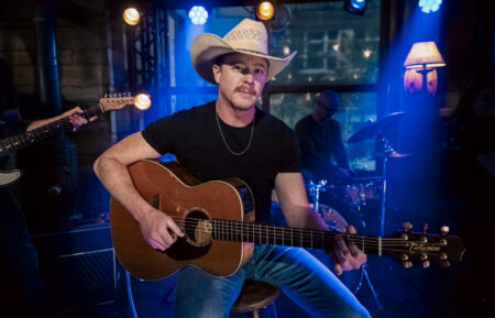 Adam Sanders in 'Marshals' Season 1 Episode 7